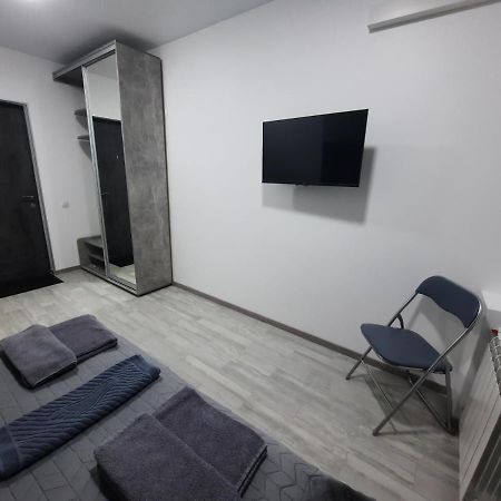 Посуточно Мини-Студия Метро Минская Киев Buitenkant foto